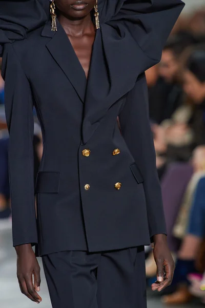 Look 4